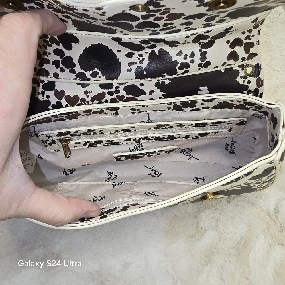 Betsey Johnson Y2K Brown Multi Cow‎ Heart Print Shoulder Bag Purse NWT - Picture 4 of 8